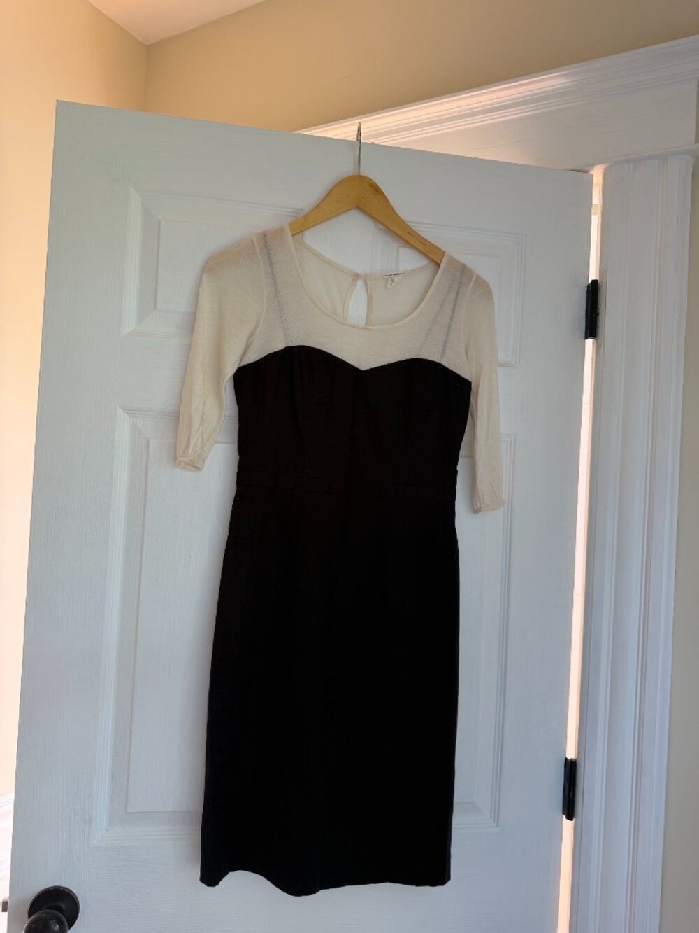 Club Monaco White & Black Fitted Sheath Dress – Size 0
